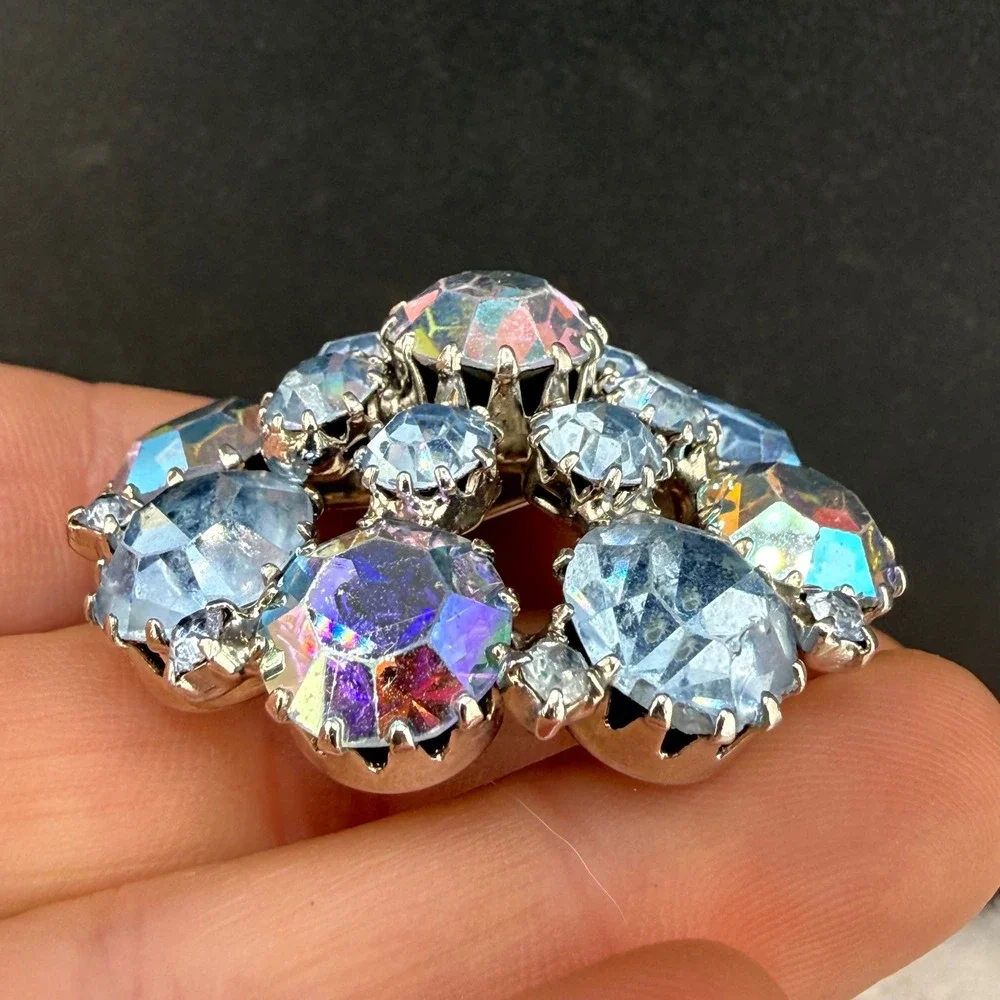 Vintage Weiss Brooch Blue Aurora Borealis Rhinestone Domed